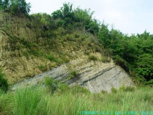 六雙層與二重溪層層界